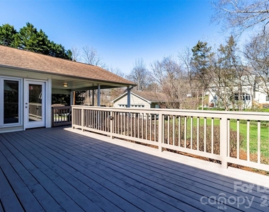 6618 Castlegate Drive - Photo Thumbnail 37
