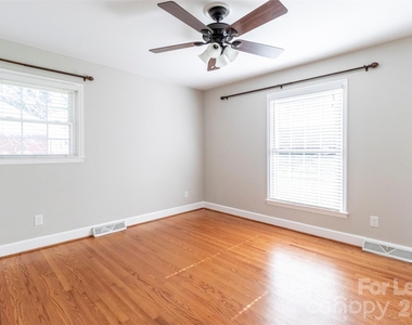 6618 Castlegate Drive - Photo Thumbnail 33
