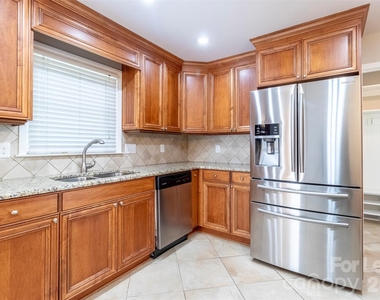 6618 Castlegate Drive - Photo Thumbnail 13