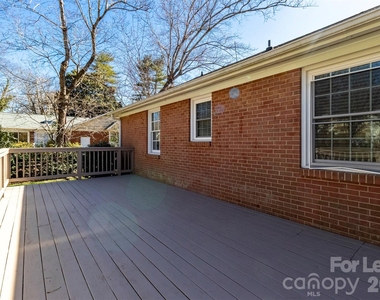 6618 Castlegate Drive - Photo Thumbnail 35
