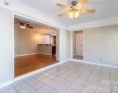 6618 Castlegate Drive - Photo Thumbnail 28
