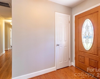 6618 Castlegate Drive - Photo Thumbnail 3