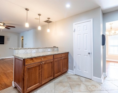 6618 Castlegate Drive - Photo Thumbnail 14