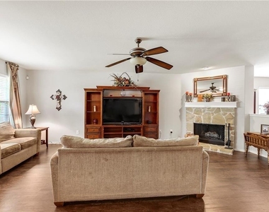 807 Windflower Drive - Photo Thumbnail 4