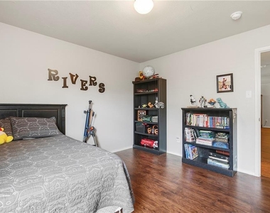 807 Windflower Drive - Photo Thumbnail 25