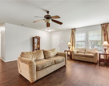 807 Windflower Drive - Photo Thumbnail 5