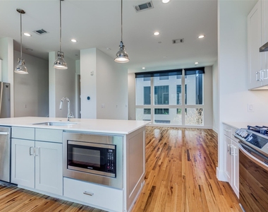 4426 Cabell Drive - Photo Thumbnail 5