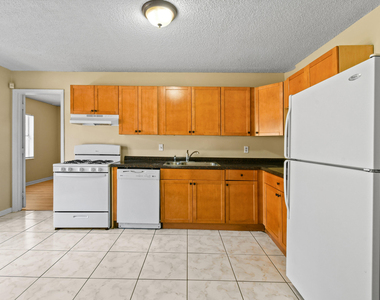 6126 Wauconda Way E - Photo Thumbnail 13