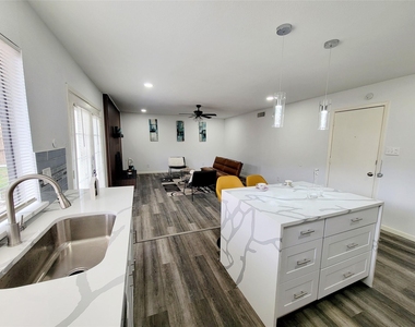 4636 Gleneagle Street - Photo Thumbnail 9