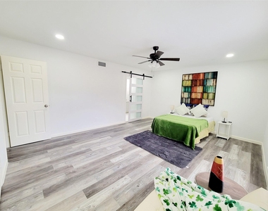 4636 Gleneagle Street - Photo Thumbnail 15