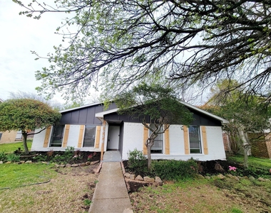 4636 Gleneagle Street - Photo Thumbnail 2