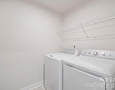 111 Skylar View Way - Photo Thumbnail 7