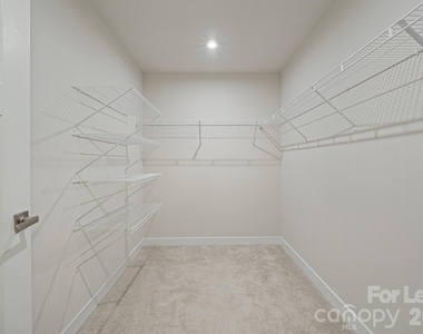 111 Skylar View Way - Photo Thumbnail 13