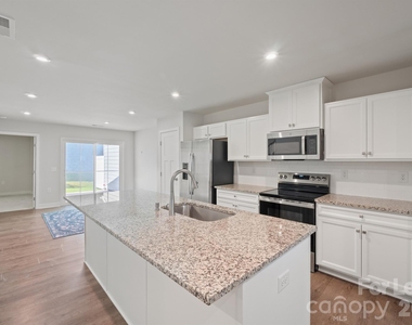 111 Skylar View Way - Photo Thumbnail 2