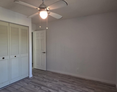 618 Sea Pine Way - Photo Thumbnail 8