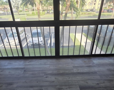 618 Sea Pine Way - Photo Thumbnail 11