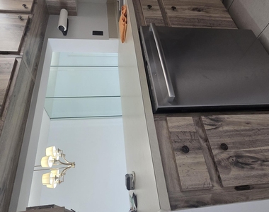 618 Sea Pine Way - Photo Thumbnail 3
