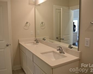 1009 Justice Avenue - Photo Thumbnail 3