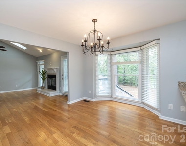 102 Seminole Court - Photo Thumbnail 15