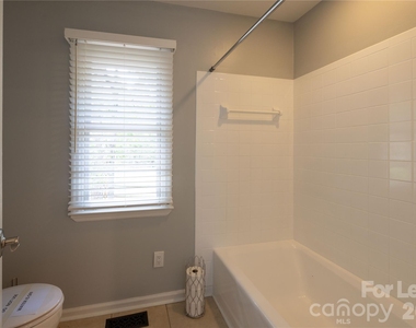 102 Seminole Court - Photo Thumbnail 35
