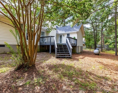 102 Seminole Court - Photo Thumbnail 6