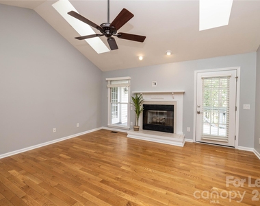 102 Seminole Court - Photo Thumbnail 19
