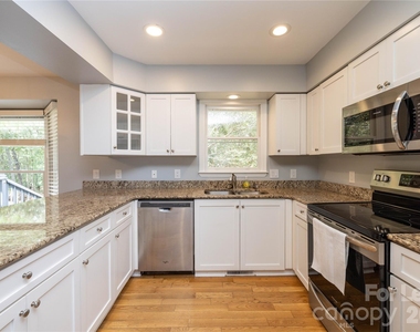 102 Seminole Court - Photo Thumbnail 11