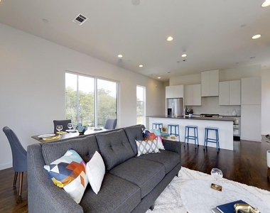 4905 Live Oak Street - Photo Thumbnail 3