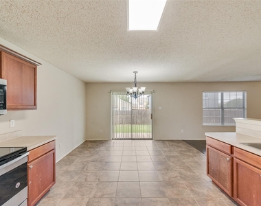 124 Independence Avenue - Photo Thumbnail 3