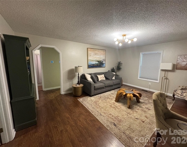 808 Caldwell Street - Photo Thumbnail 1