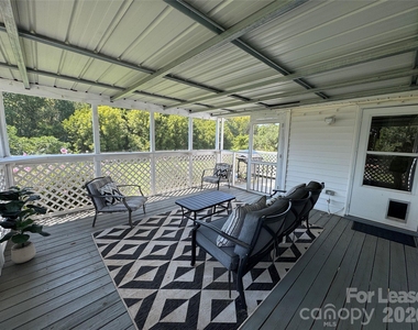 808 Caldwell Street - Photo Thumbnail 13