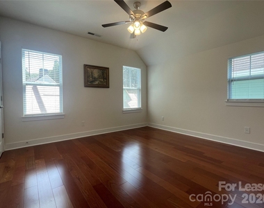 347 Spring Street - Photo Thumbnail 30