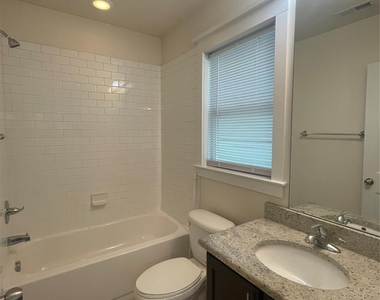 347 Spring Street - Photo Thumbnail 4