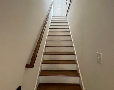 347 Spring Street - Photo Thumbnail 7