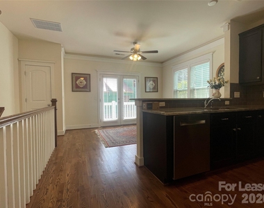 347 Spring Street - Photo Thumbnail 13