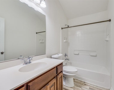905 Meadowedge Lane - Photo Thumbnail 18