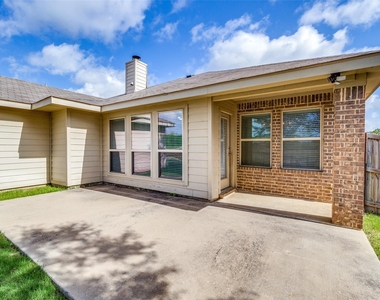 905 Meadowedge Lane - Photo Thumbnail 20