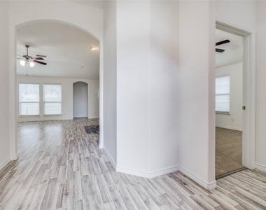 905 Meadowedge Lane - Photo Thumbnail 3