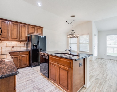 905 Meadowedge Lane - Photo Thumbnail 9