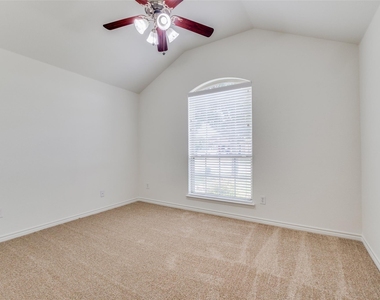 905 Meadowedge Lane - Photo Thumbnail 16