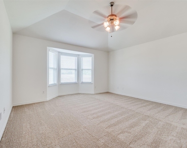 905 Meadowedge Lane - Photo Thumbnail 11