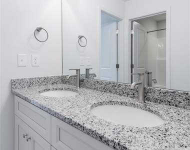 2719 Capitol Drive - Photo Thumbnail 22
