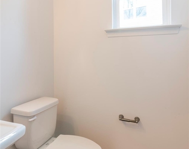 2719 Capitol Drive - Photo Thumbnail 3