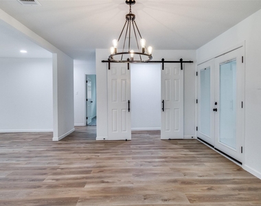 1208 N Grant Drive - Photo Thumbnail 6
