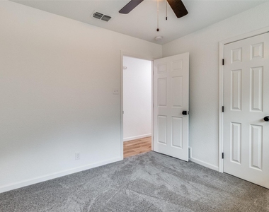 1208 N Grant Drive - Photo Thumbnail 13