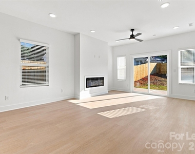 242 Institute Street - Photo Thumbnail 12