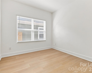 242 Institute Street - Photo Thumbnail 22