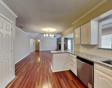 617 Lakewood Lane - Photo Thumbnail 5