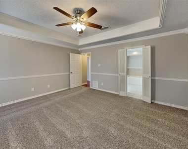 617 Lakewood Lane - Photo Thumbnail 8
