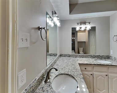 617 Lakewood Lane - Photo Thumbnail 11